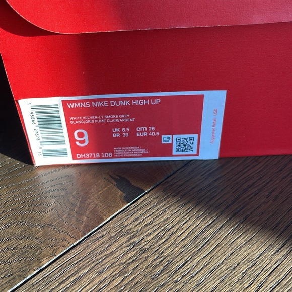 NIKE DUNK HIGH UP - Picture 2 of 4